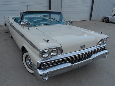 Ford : Galaxie RETRACTABLE CONVERTIBLE SKYLINER RETRACTABLE CONVERTIBLE. CONTINENTAL KIT, FENDER SKIRTS, AUTOMATIC