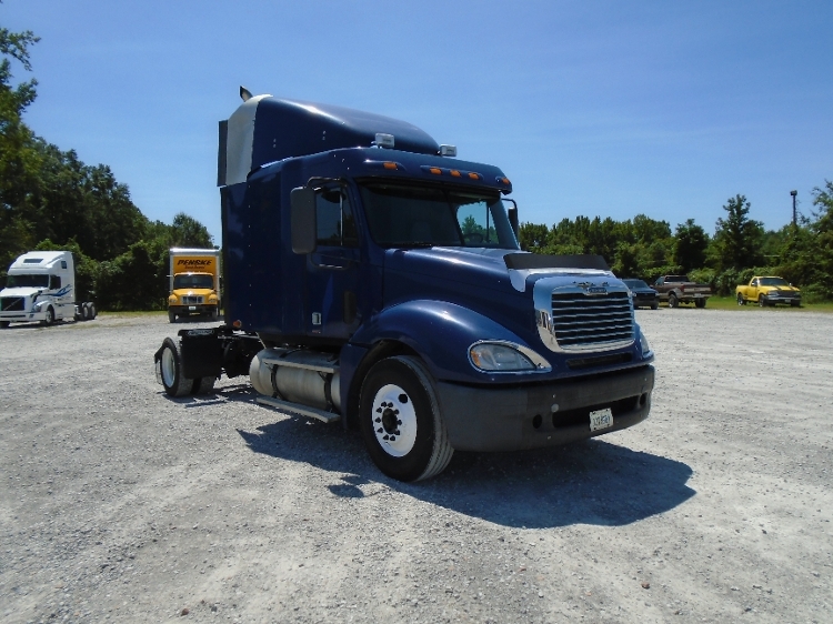 2010 Freightliner Cl12042st-Columbia 120