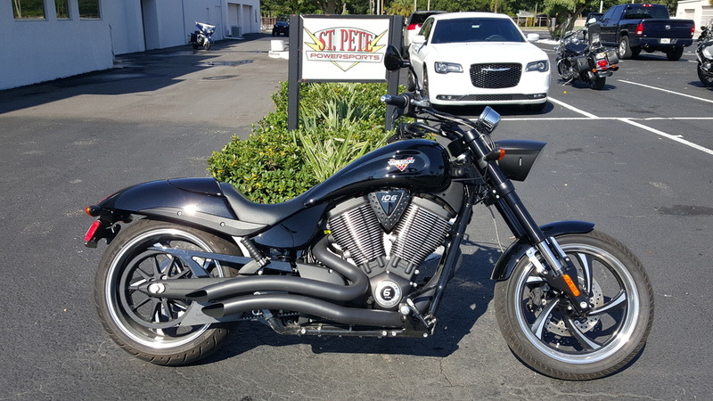 2016 Victory Cross Country 8-Ball Gloss Black