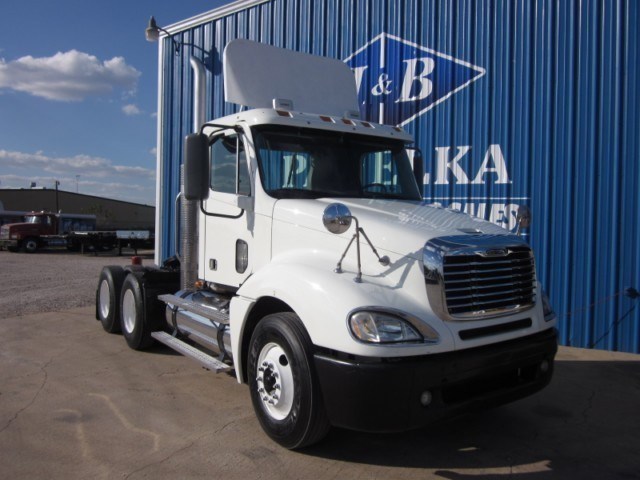 2008 Freightliner Columbia Cl12064st