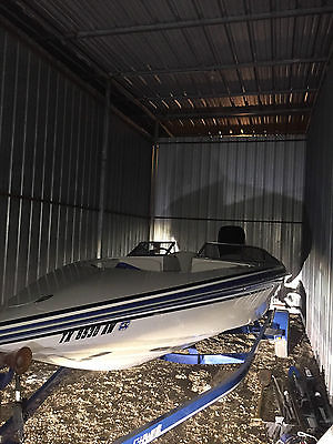 2009 Pulsare 21' Boat.  RARE.  IMMACULATE CONDITION.  Used only 4 times