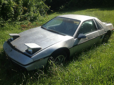 Pontiac : Fiero SE Coupe 2-Door 1985 pontiac fiero se coupe 2 door 2.8 l