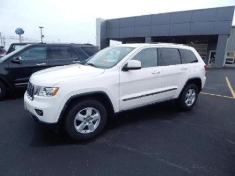 2011 JEEP GRAND CHEROKEE 4 DOOR SUV