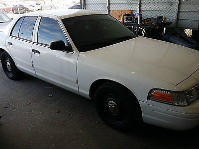 Ford : Crown Victoria 2011 ford crown vic p 71 in very good condition and 78 000 miles