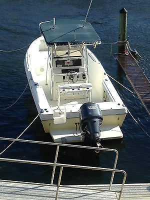 Caravelle Seahawk 2003 Center Console with Yamaha 4-Stroke 225hp & Trailer