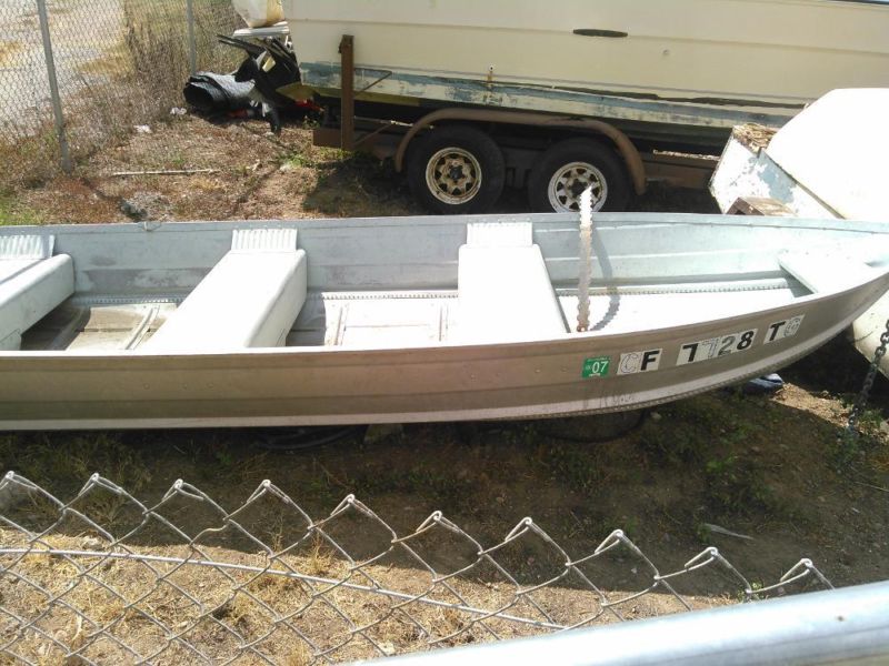 14 ft Aluminum Boat  w'18hp Mercury Motor