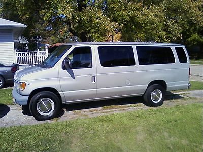 Ford : Other Club wagon 15 passager 1998 ford club wagon chateau standard passenger van 3 door 5.4 l