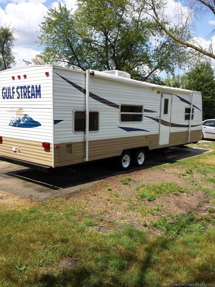 2007 gulf stream travel trailer 32 ft self contaiend like new