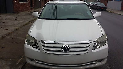 Toyota : Avalon Limited Sedan 4-Door 2006 toyota avalon limited white on beige in excellent condition runs great
