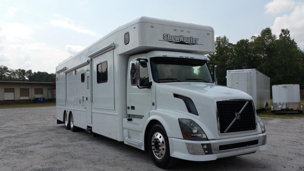 2016 Show Hauler GarageCoach 45