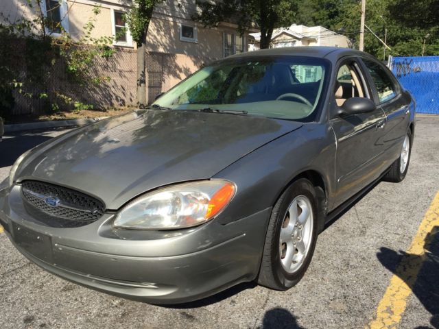 Ford : Taurus 4dr Sdn SES 1 owner super low miles 56000 miles 56000 miles 56000 miles runs great warrantee