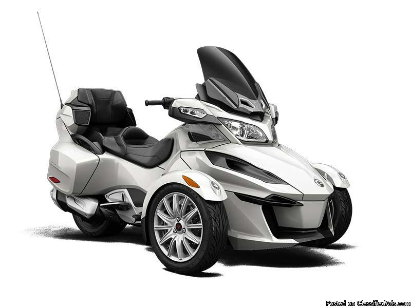 New 2015 Can-Am Spyder RT SE6 Motorcycle in White #M1400 at Jim Potts Motor...