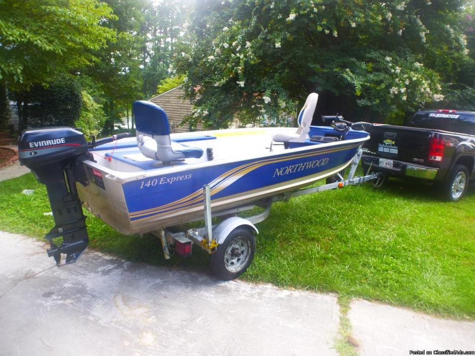 LIKE NEW NORTHWOODS FISHING BOAT WITH EVINRUDE 15HP ENGINE BOAT TRAILER PLUS...