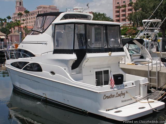 Carver 41' Cockpit Motor Yacht