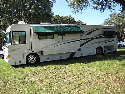 COUNTRY COACH INTRIGUE, 2000 MODEL, STUNNING CONDITION.