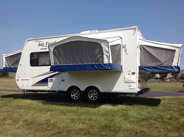Like New Jayco Jay Feather Sport X18D Expandable Travel Trailer