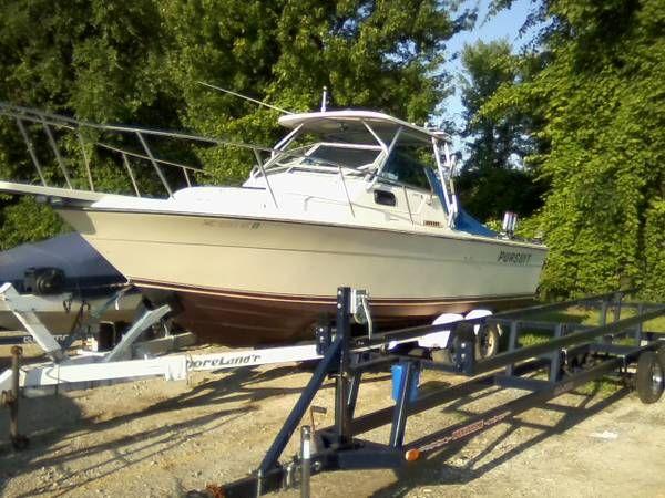 1987 Tiara Pursuit 2600 Cuddy