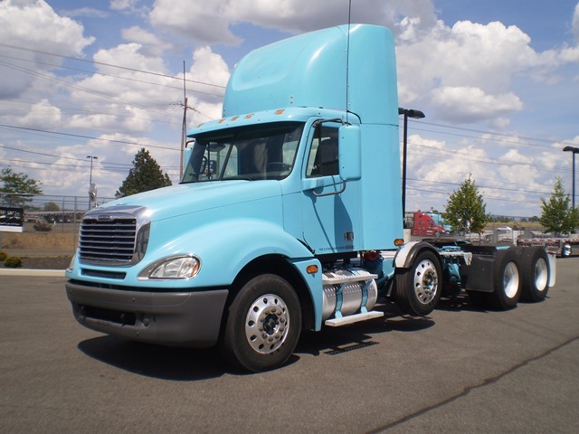2006 Freightliner Columbia Cl12084st