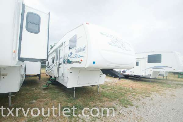2005  Forest River  Wildcat 31QBH