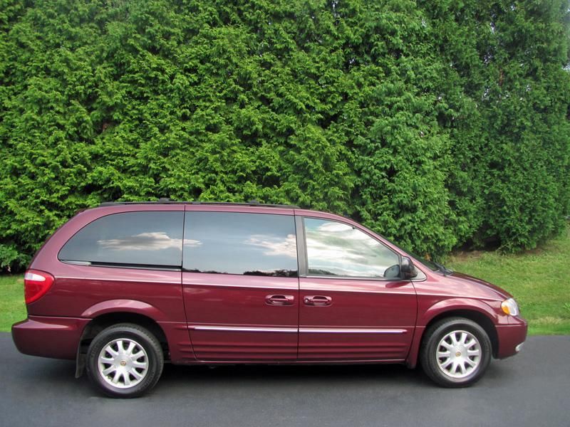 2002 Chrysler Town and Country LXI