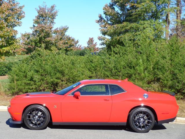 Dodge : Challenger 2dr Cpe R/T 2015 dodge challenger r t scat pack 6.4 l sunroof 649 p mo 200 down