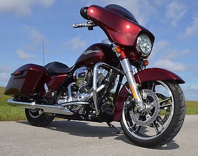 Harley-Davidson : Touring Only 2,260 Miles! 2014 HARLEY DAVIDSON FLHXS STREET GLIDE SPECIAL ABS NAVI Mint!