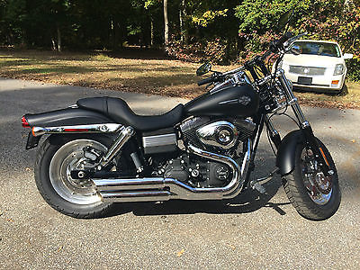 Harley-Davidson : Dyna Flawless matte black, chrome python exhaust