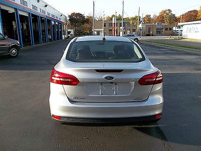 Ford : Focus SE great car and reasonable price .