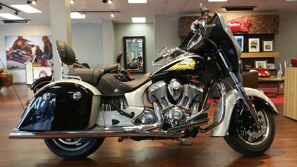 2016 Indian Chieftain Star Silver / Thunder Black