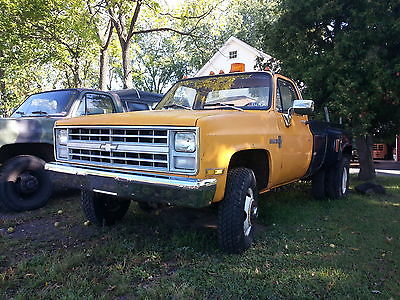 Chevrolet : C/K Pickup 3500 Custom Deluxe 1983 k 30 4 x 4 dually pickup gas np 205 4 speed dana 60 front dana 70 back 4 10 s