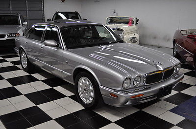 Jaguar : XJ8 ONLY 28,000 MILES! ONE OWNER! CARFAX CERTIFIED! IMPOSSIBLE TO FIND ANOTHER ONE LIKE IT !!