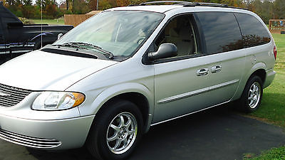 Chrysler : Town & Country lx Very nice clean 2003 Chrysler Town and Country LX. Beautiful family minivan