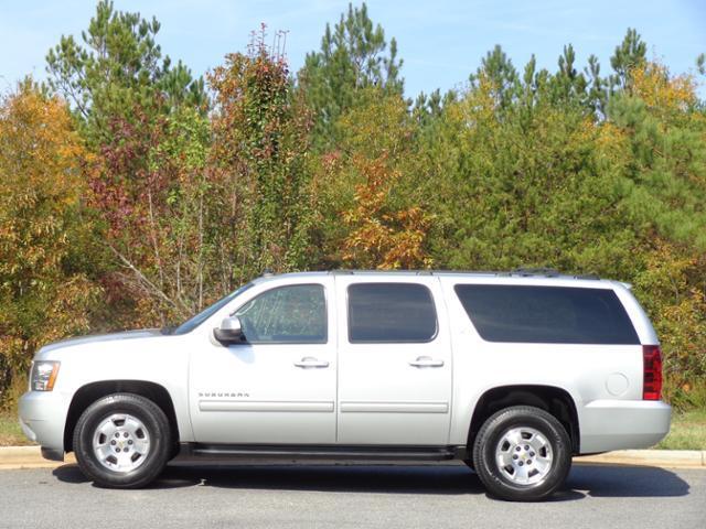 Chevrolet : Suburban 4X4 4dr LT 2014 chevrolet suburban 4 wd lt 3 rd row leather 590 p mo 200 down