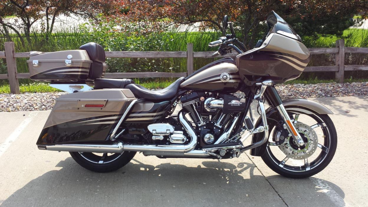 2013  Harley-Davidson  CVO™ Road Glide® Custom