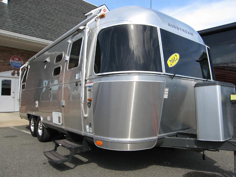 2012 Airstream International Signature 25B - Taupe