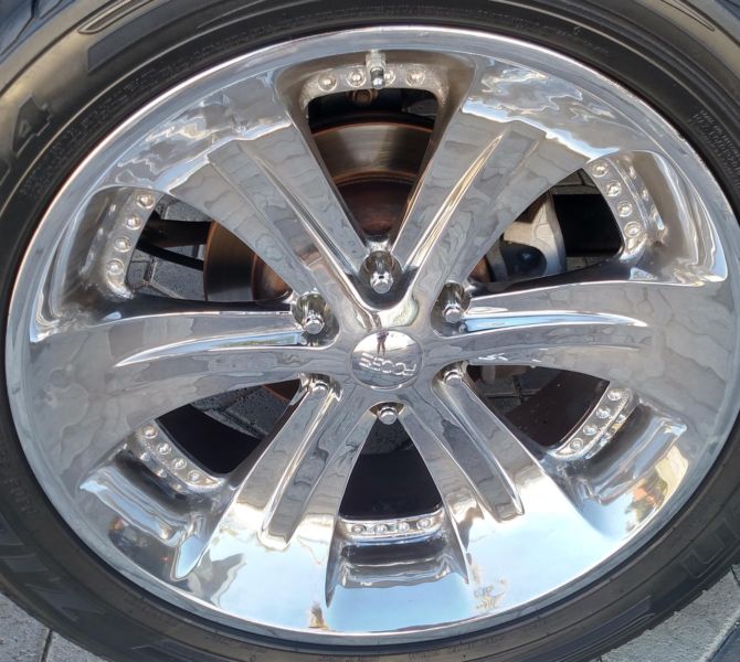 22 inch foose chrome wheels with falken tires great condition, 0