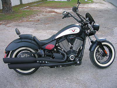 Victory : High Ball 2013 victory high ball bobber only 3 800 miles very good condition