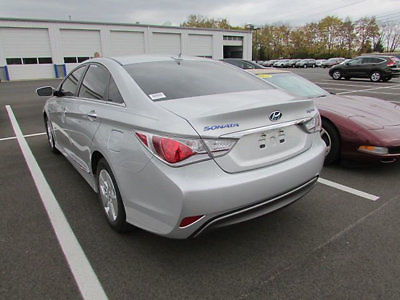 Hyundai : Sonata 4dr Sedan 2.4L Automatic Hybrid 4 dr sedan 2.4 l automatic hybrid low miles automatic 2.4 l 4 cyl silver