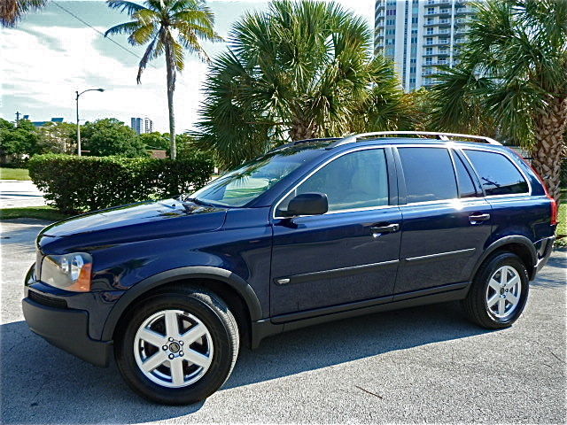 Volvo : XC90 4dr 2.5L Tur 2004 volvo xc 90 5 cylinders warranty 2 owners 3 rd row seat dstc gorgeous