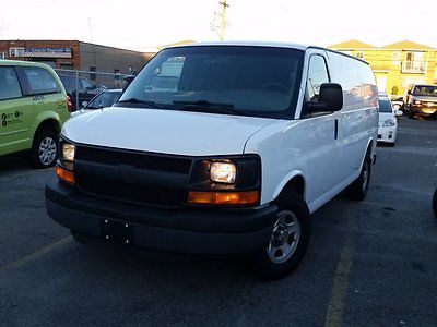 Chevrolet : Express G1500 Clean and Ready for Work with Brand New Tires All Around