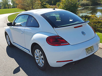 Volkswagen : Beetle-New 2-door  2014 volkswagen beetle 2.5 l automatic 28 300 miles