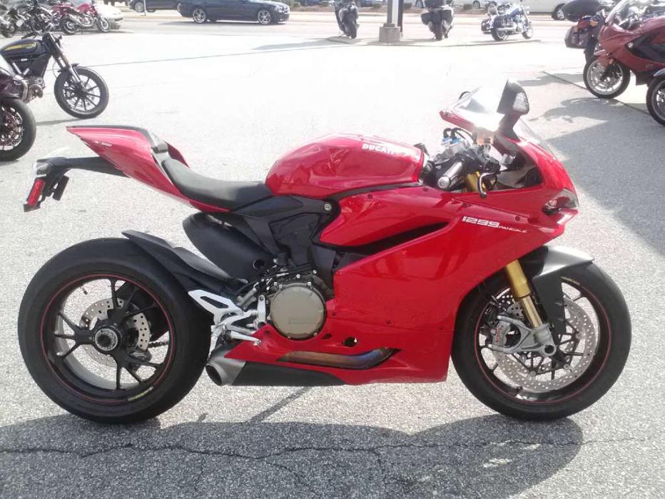 2014 Ducati M1200