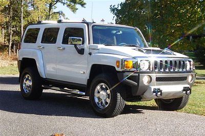 Hummer : H3 Luxury Chrome Package Gorgeous White Hummer H3 with Luxury Chrome Package RARE LOW MILES Just over 18k