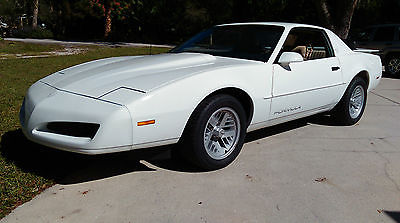 Pontiac : Firebird Formula PONTIAC FIREBIRD FORMULA TUNED PORT INJECTION / 5 SPEED HARDTOP 1 0F 667
