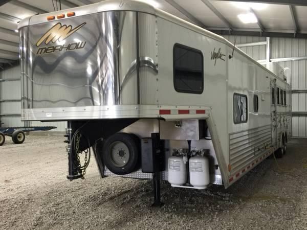 2013 Merhow Very Lite 4 horse trailer with Full Living Quarters, 3
