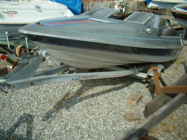 1987  Bayliner  17ft Closedbow Runabout