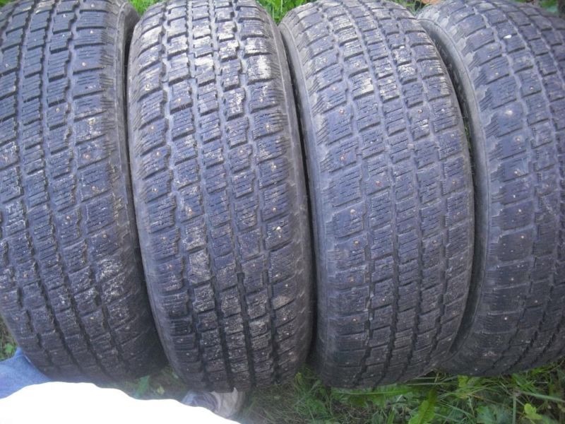 Cooper Weather Master Studded Snow Tires 215/65R17, 0