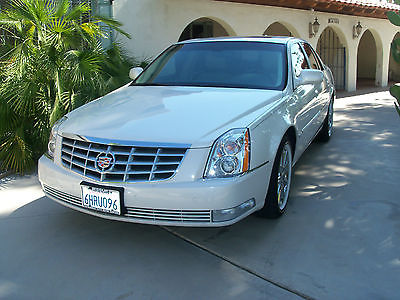 Cadillac : DTS DTS 2010 cadillac dts luxury ultra low milage 29 768 miles like new