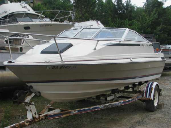 1983  Bayliner  1950 Capri Cuddy Cabin Volvo Cut