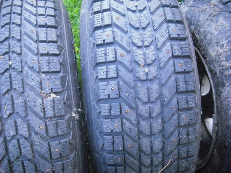 Firestone Winterforce Studded Snow Tires & Rims 235/75R16, 1